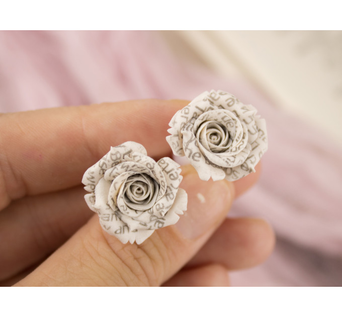 Book page rose wedding ear plugs for gauged earrings Paper flower tunnels for bride Literature lover gift
