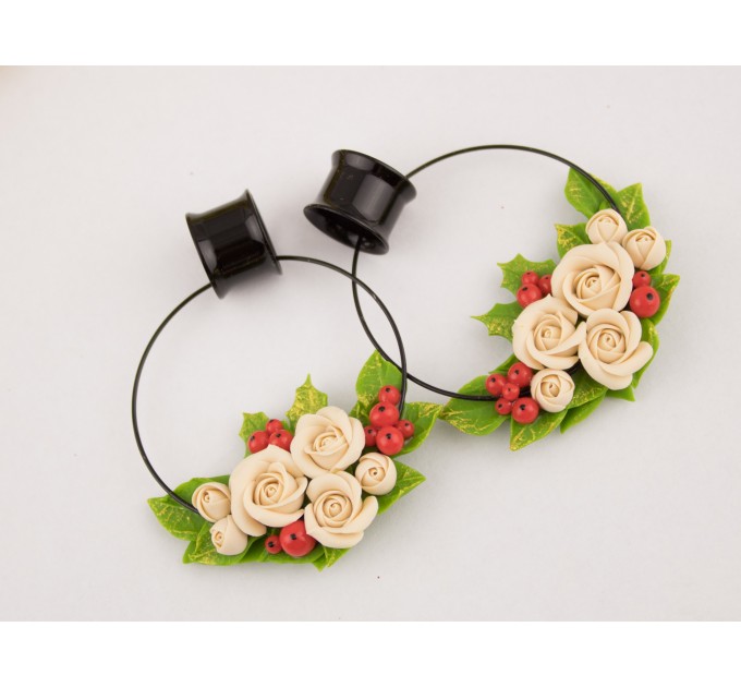 Christmas jewelry for stretched ears Festive tunnels and plugs Gauges Holly berry hoop hangers