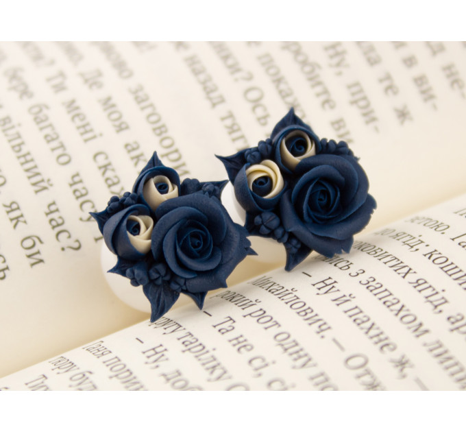 Navy blue beige cream wedding ear plugs Tiny flower gauge earrings Rose tunnels Unique jewelry for stretched ears