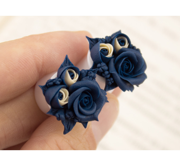 Navy blue beige cream wedding ear plugs Tiny flower gauge earrings Rose tunnels Unique jewelry for stretched ears