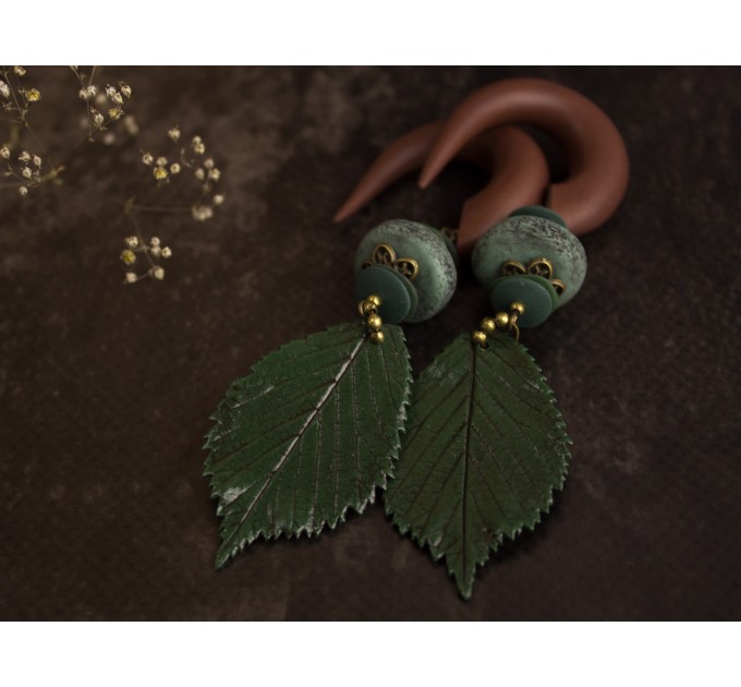 Woodland gauge earrings with deep green realistic leaves and beads Handmade jewelry for stretched ears Unique plugs