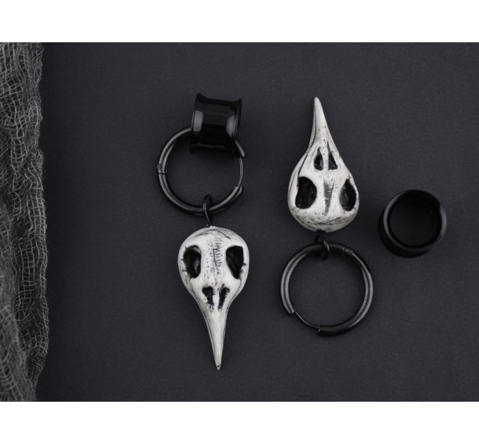 Raven skull hoop earrings for guy Tunnel hangers bird skeleton Animal pagan jewelry for stretched ears Gothic plugs and gauges