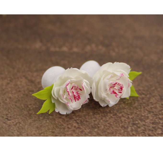 White peony flower ear plugs for stretched ears Bridal gauge earrings Floral jewelry for wedding Handmade