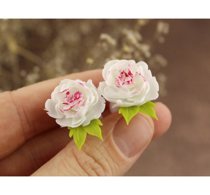 White peony flower ear plugs for stretched ears Bridal gauge earrings Floral jewelry for wedding Handmade